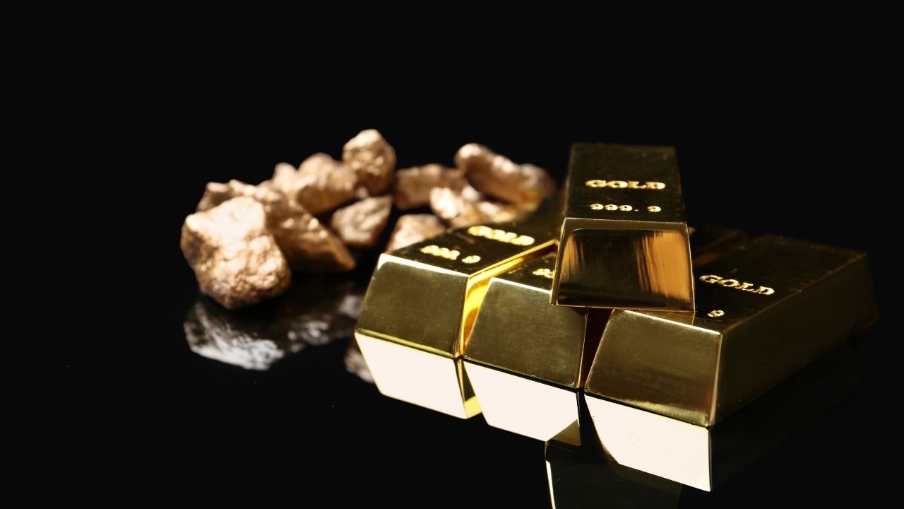 Altın dolar karşısında geriledi